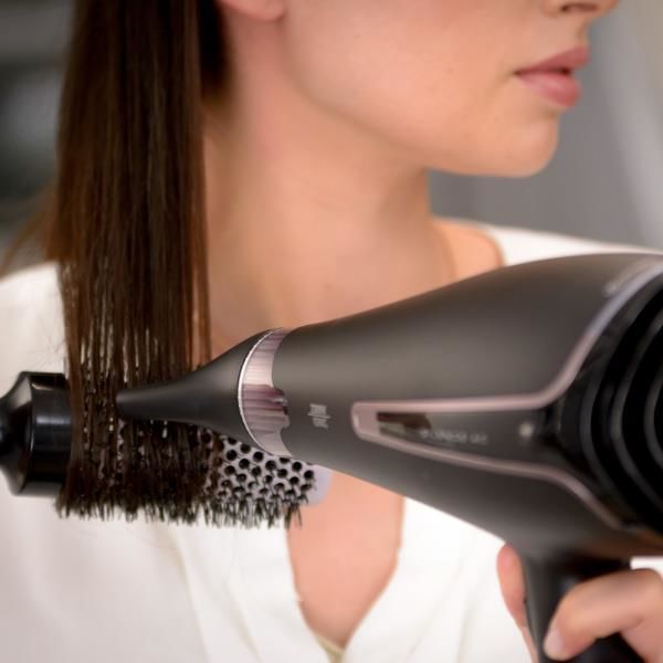 Профессиональный фен для волос: по каким параметрам выбрать?
